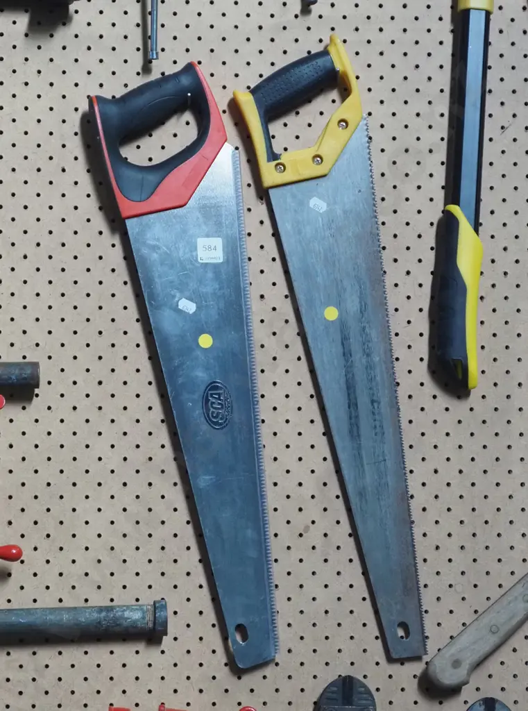 2x hand saws - yellow dots Image 1++