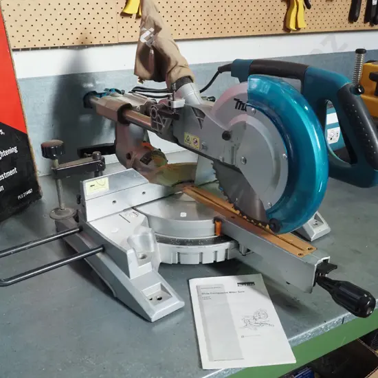 Makita slide compound mitre saw 