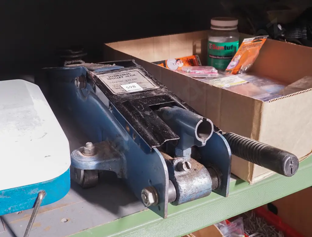 hydraulic trolley jack Image 1++