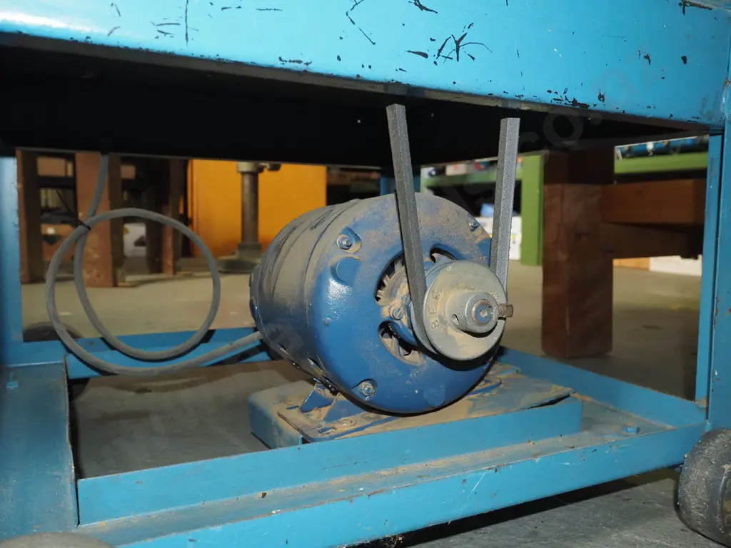Eclipse vintage band saw on stand with casters Image 1++