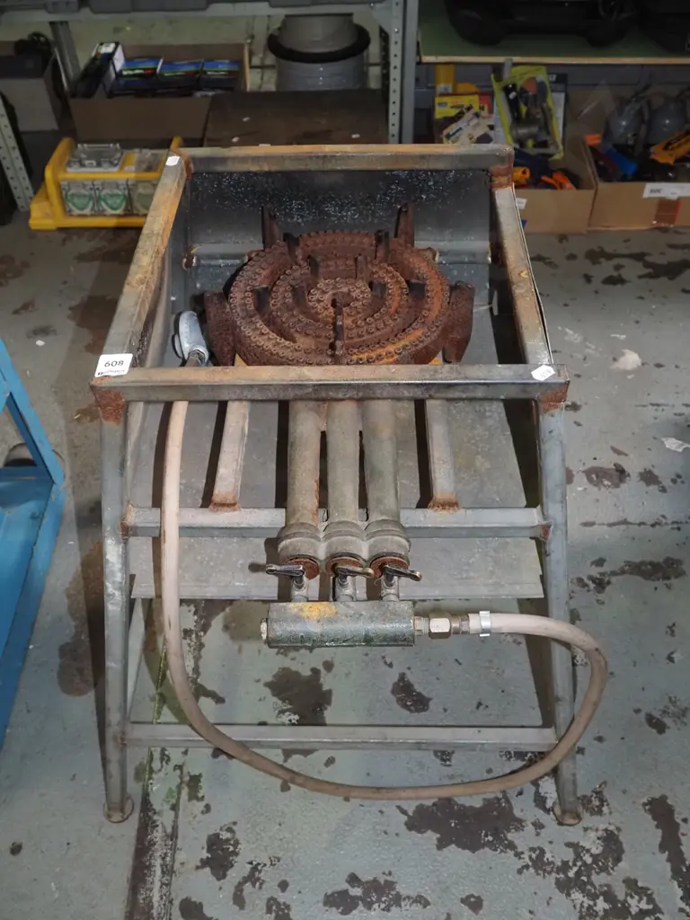 large industrial gas hob on stand Image 1++