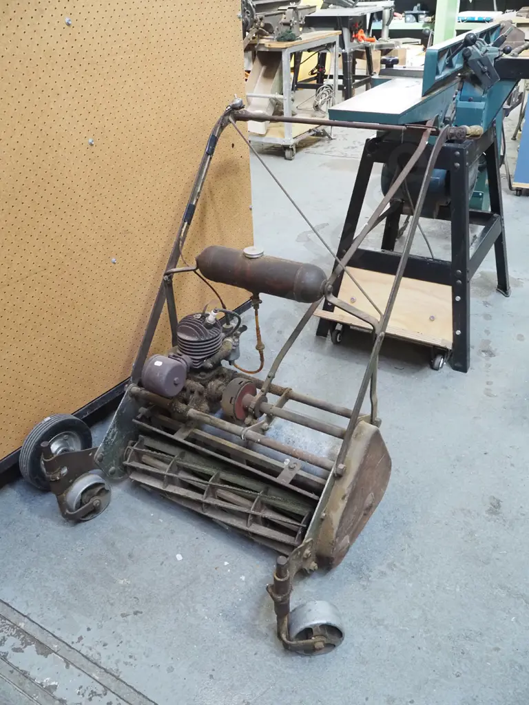 vintage reel mower Image 1++