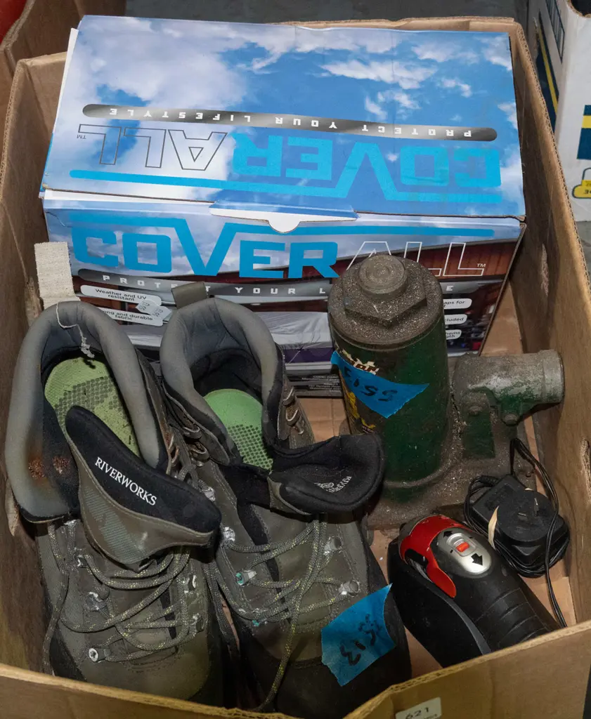 box; boat cover, 5 tonne bottle jack, wading boots etc Image 1++