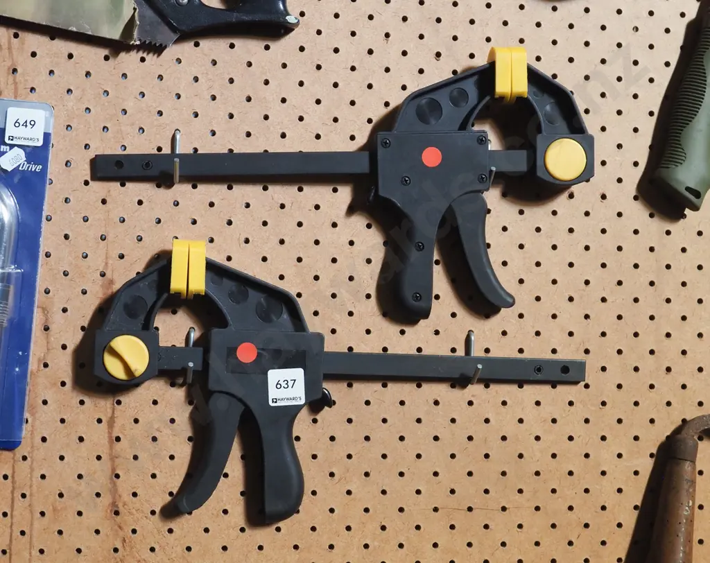 pair of quick release clamps - red dots Image 1++