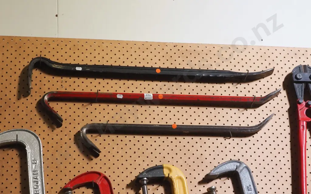 3x wrecking bars - orange dots Image 1++