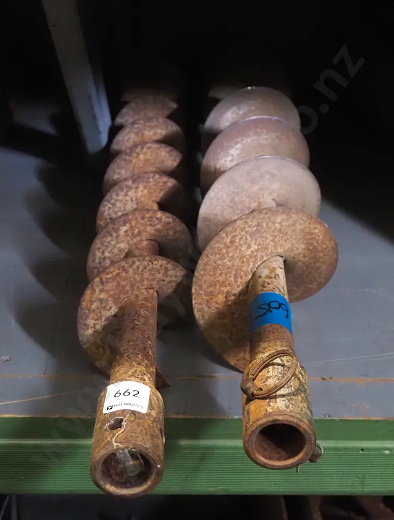 2x rusty post hole auger bits Image 1++