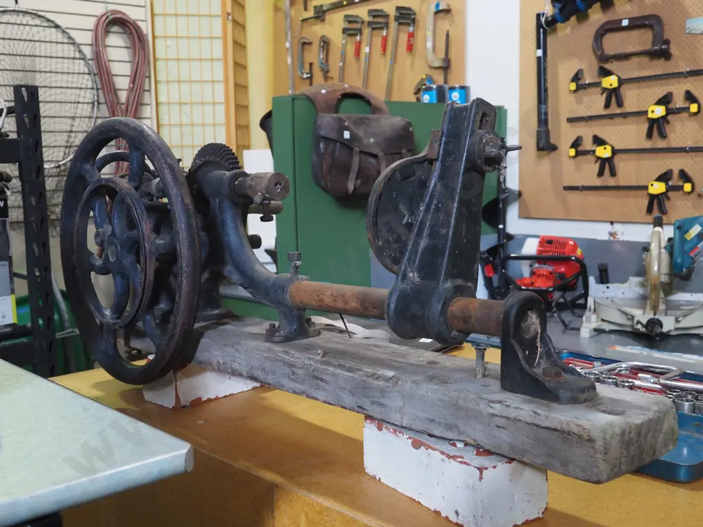 Boynton Plumber vintage hand operated drill press Image 1++