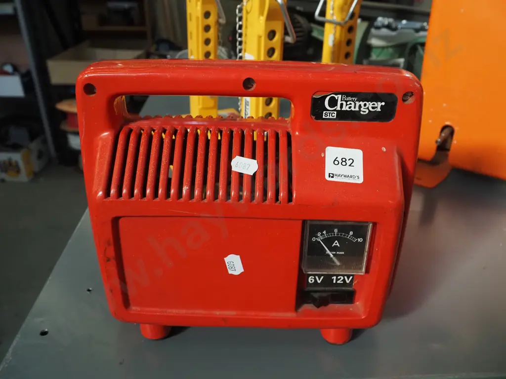 battery charger Image 1++