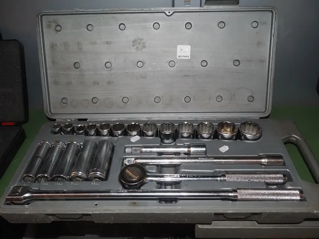 John Deer half drive socket set Image 1++