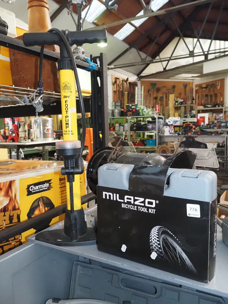 bike repair kit, foot pump Image 1++