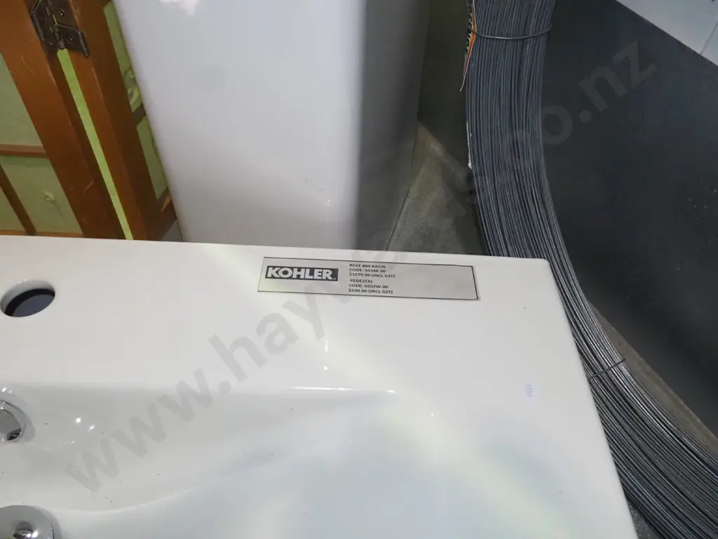 Kohler pedestal bathroom sink W-800 D-385  Image 1++
