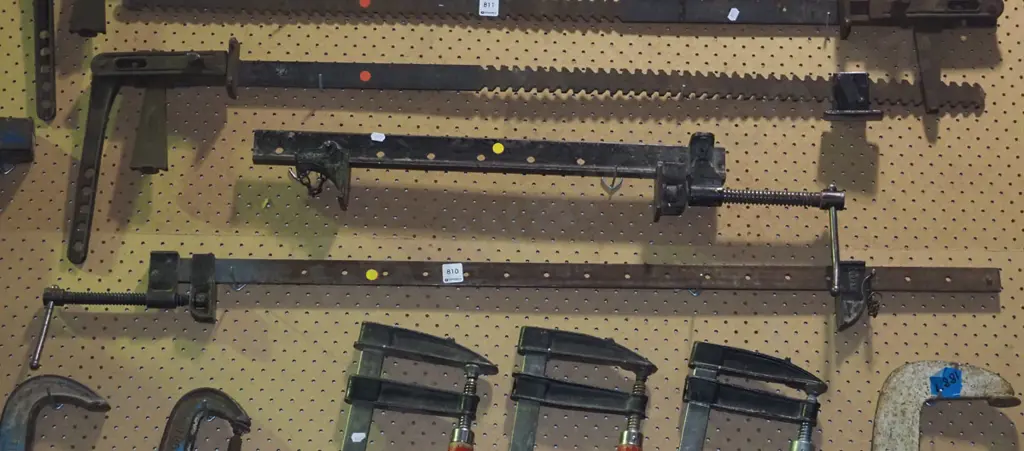 2x sash clamps Longest -1060 - yellow dots Image 1++