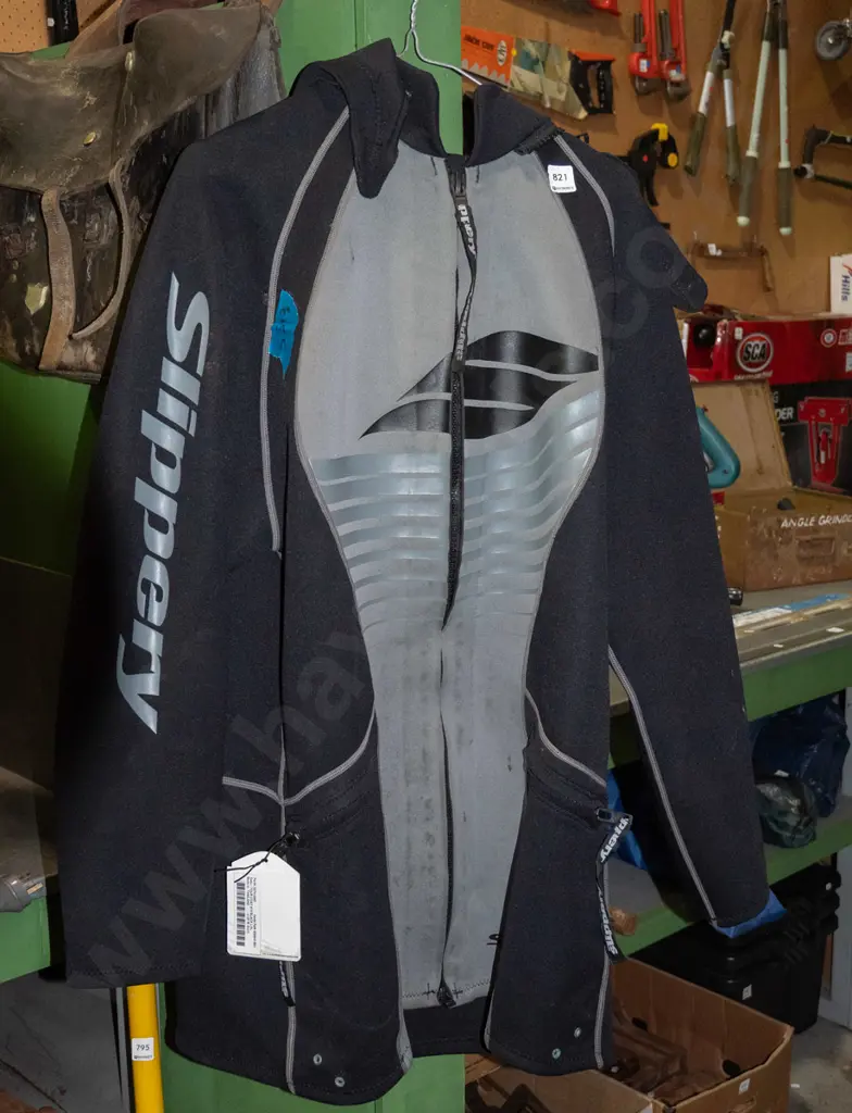 Slippery Tour Coat neoprene jacket size XL Image 1++