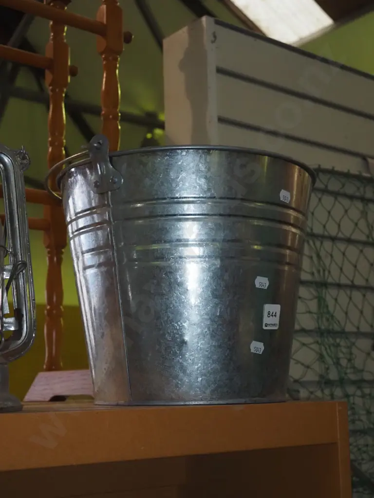 galvanised pail Image 1++