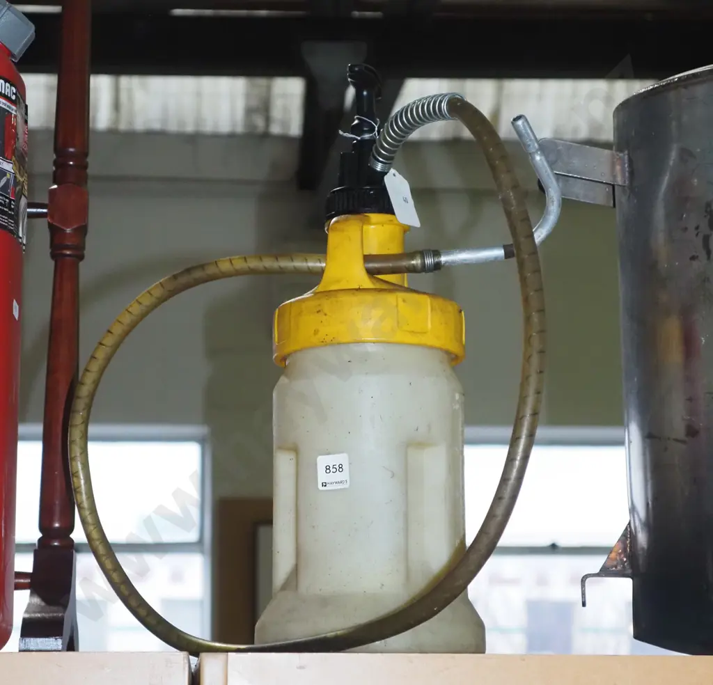 plastic shell oil pump Image 1++