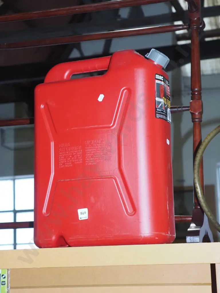 20L red plastic fuel container Image 1++