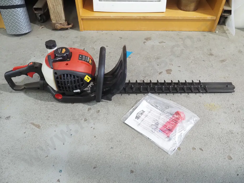 as new Tool Shed 2 stroke hedge trimmer Image 1++