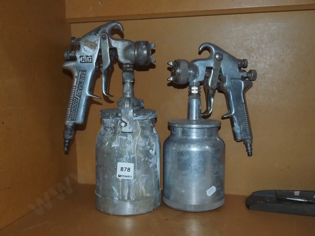 2x air powered paint sprayers Image 1++