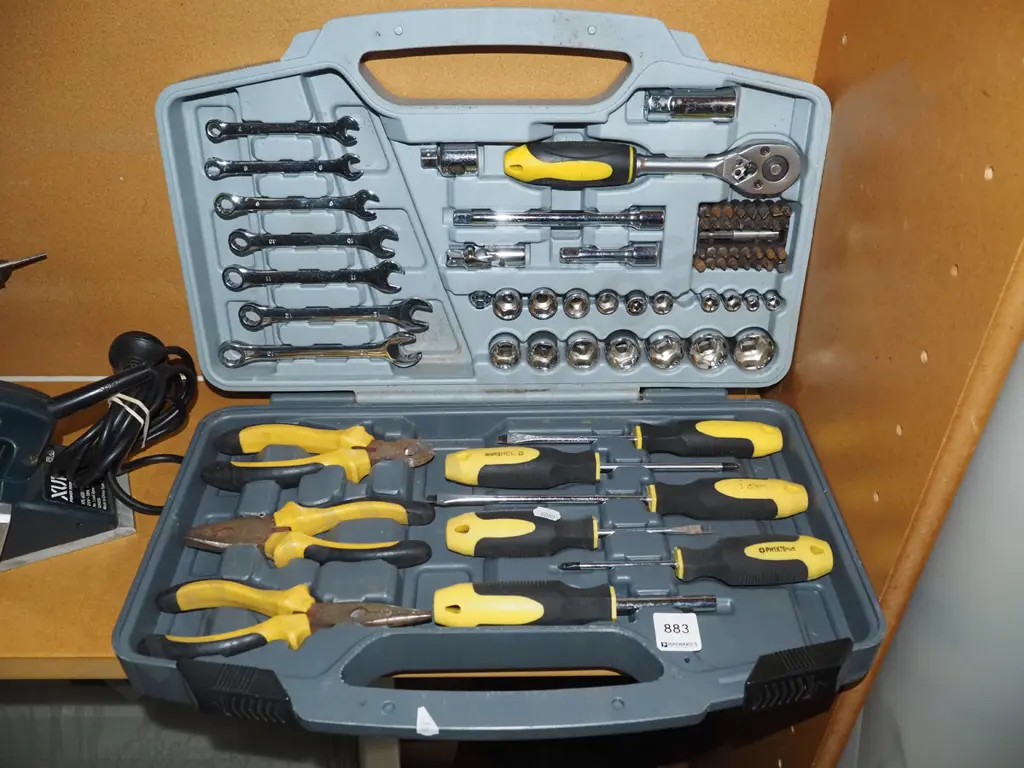 cased tool set Image 1++