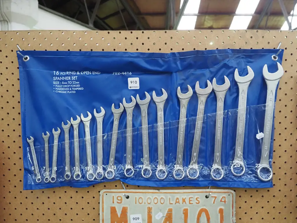 16 piece open end and ring spanner set Image 1++