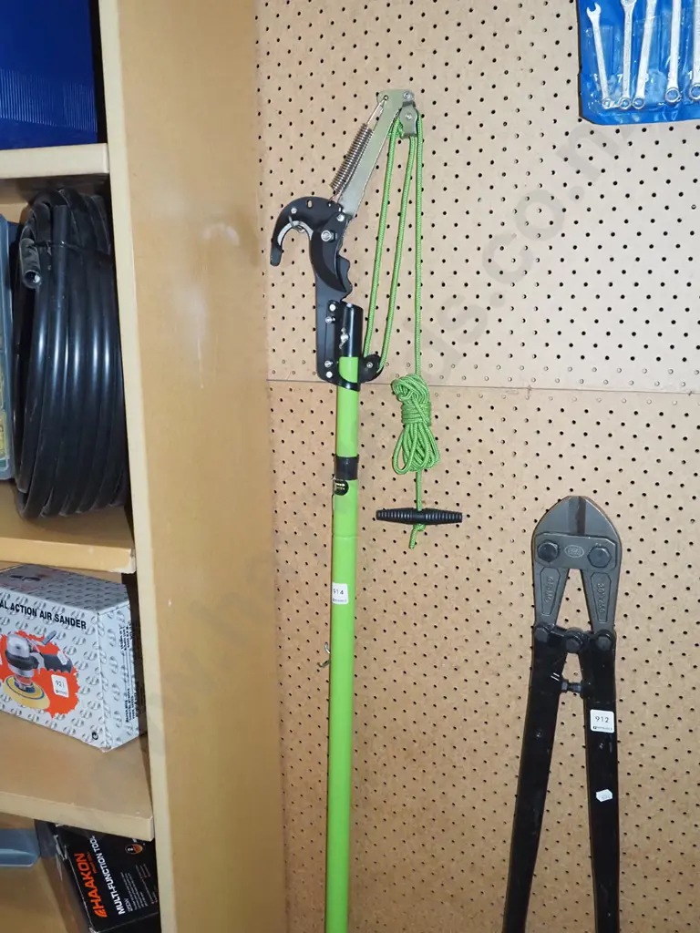 pole pruner - no saw blade Image 1++