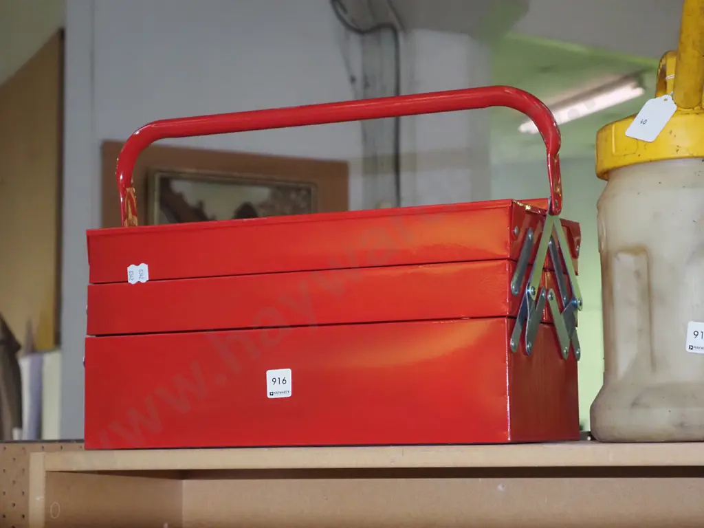 red metal concertina tool box Image 1++