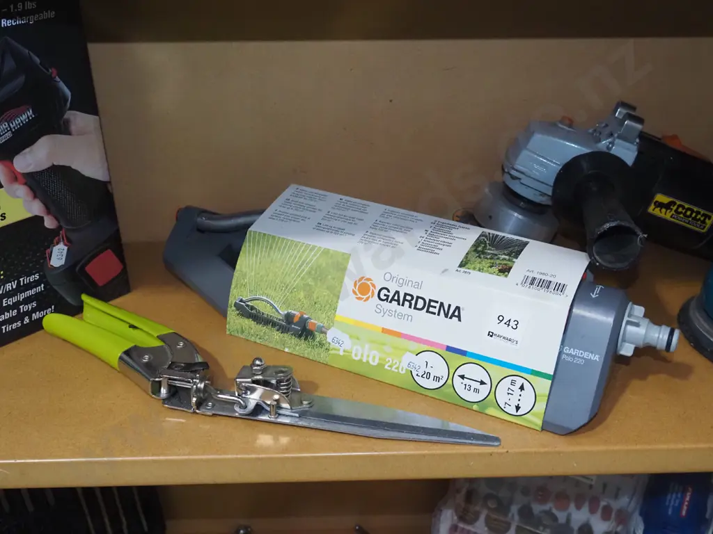Gardena sprinkler, edging shears Image 1++