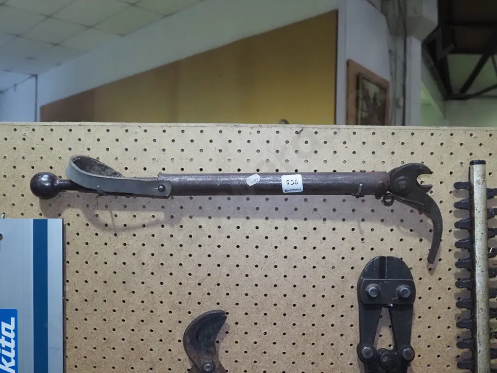 vintage nail pullers Image 1++