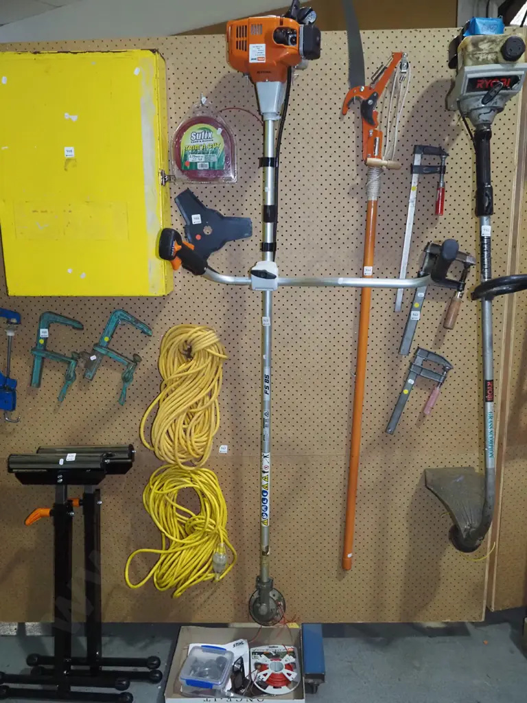 Stihl FS 85 line trimmer with accessories Image 1++