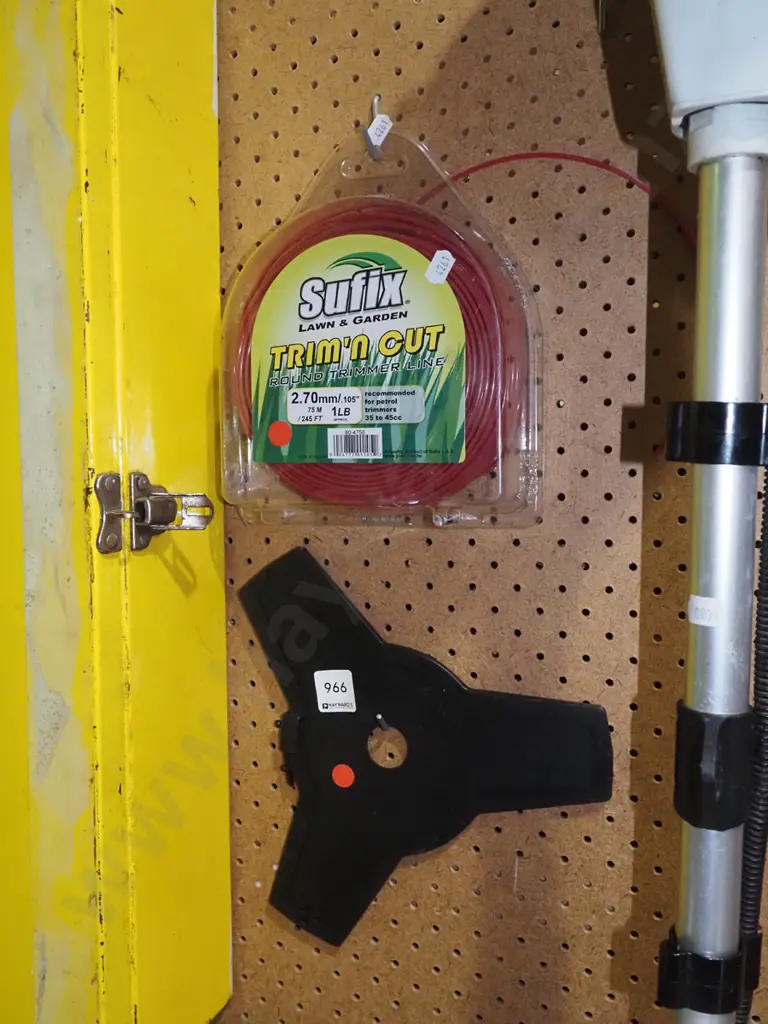 plastic line trimmer cord - scrub bar blade - red dots Image 1++