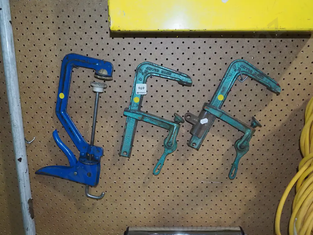 3x clamps - yellow dots Image 1++