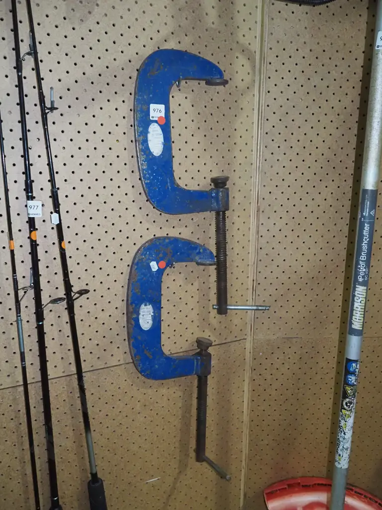 2x heavy duty G clamps - red dots Image 1++