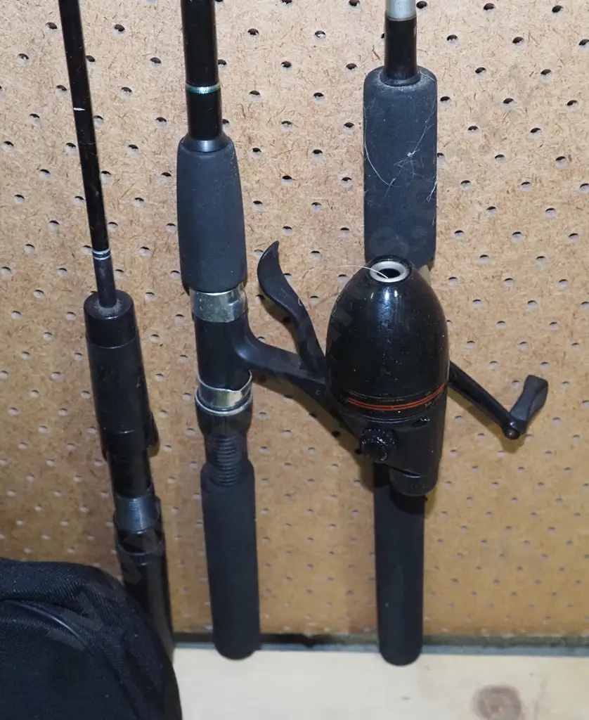 1x rod and reel, 2x fishing rods - orange dots Image 1++