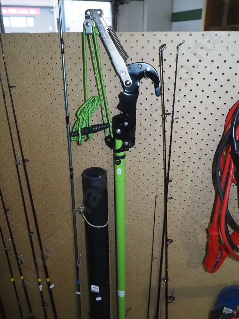 pole pruner - no saw blade Image 1++