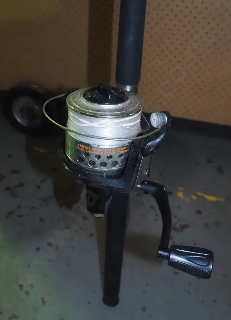 surf caster rod and reel Image 1++