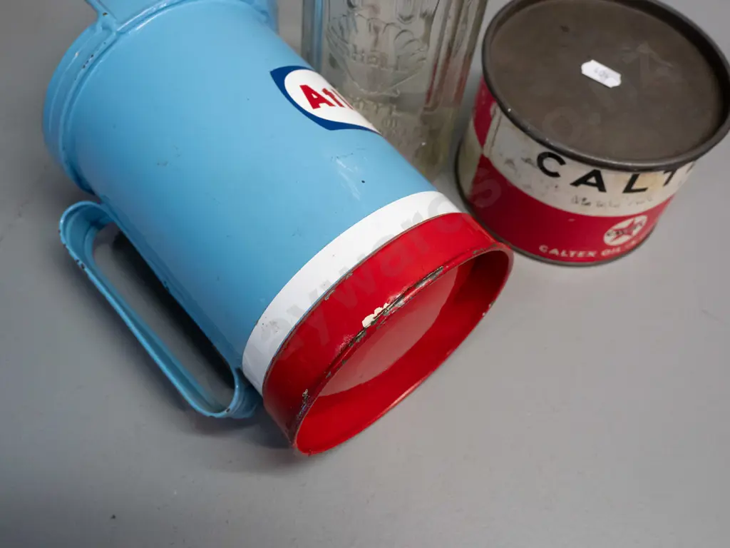 Shell New Zealand pint oil bottle, Atlantic oil pourer with label and a Caltex Oil NZ grease tin with some corrosion & Image 1++