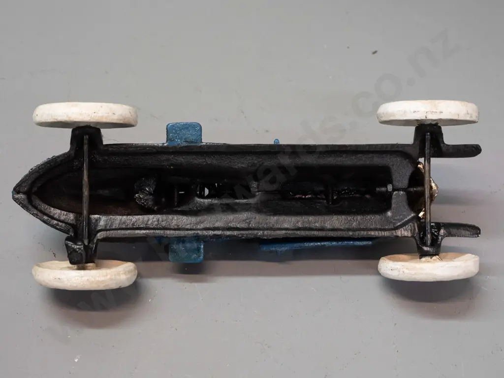 reproduction 1930s style cast iron racer with opening engine compartment - one side jammed. H-95 L-245 Image 1++