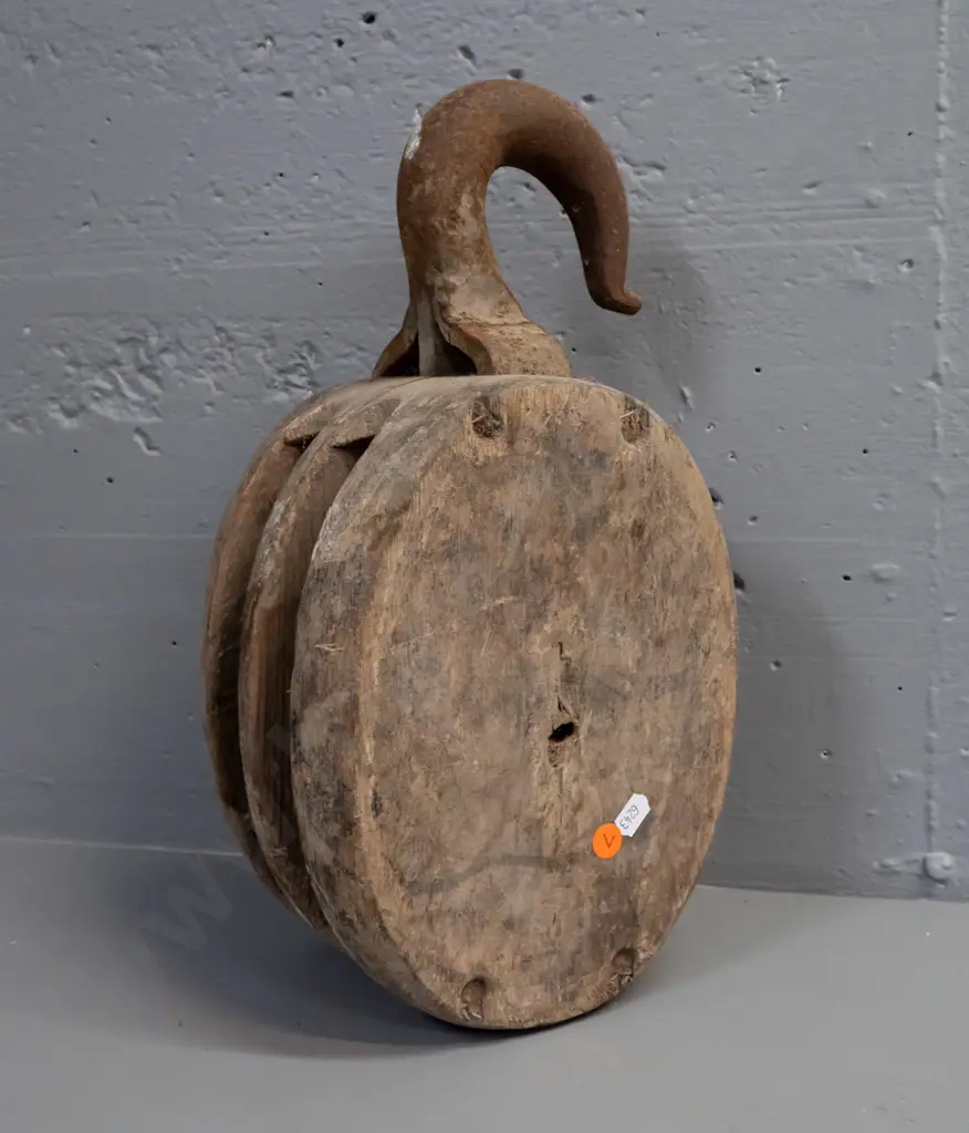 large vintage timber and cast iron pulley - age wear and corrosion L-380 Image 1++