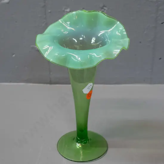 vintage green uranium glass (faint glow) jack in the pulpit vase with frilled rim H-200 D-120