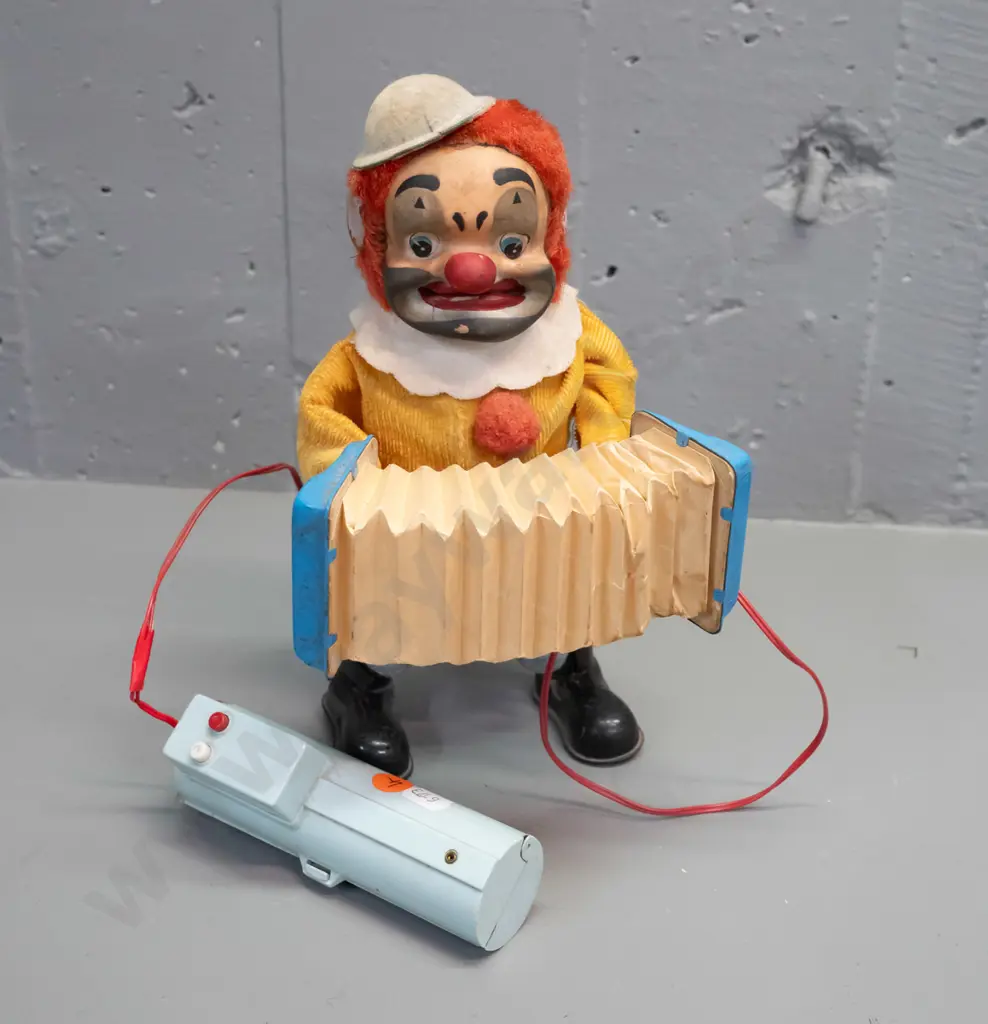retro Japanese battery powered clown with squeezebox  - with wired remote, working and makes sound. Some marks and wear Image 1++