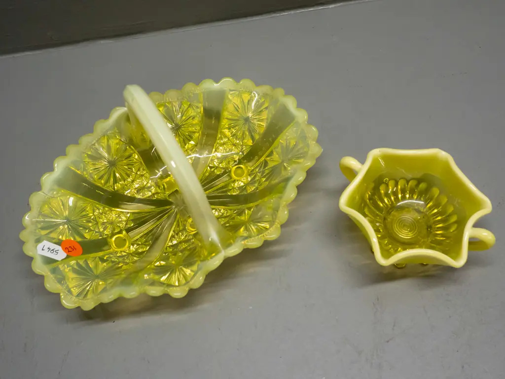 2 vintage yellow uranium glass items - basket H-120 L-200 and small double handled dish Image 1++
