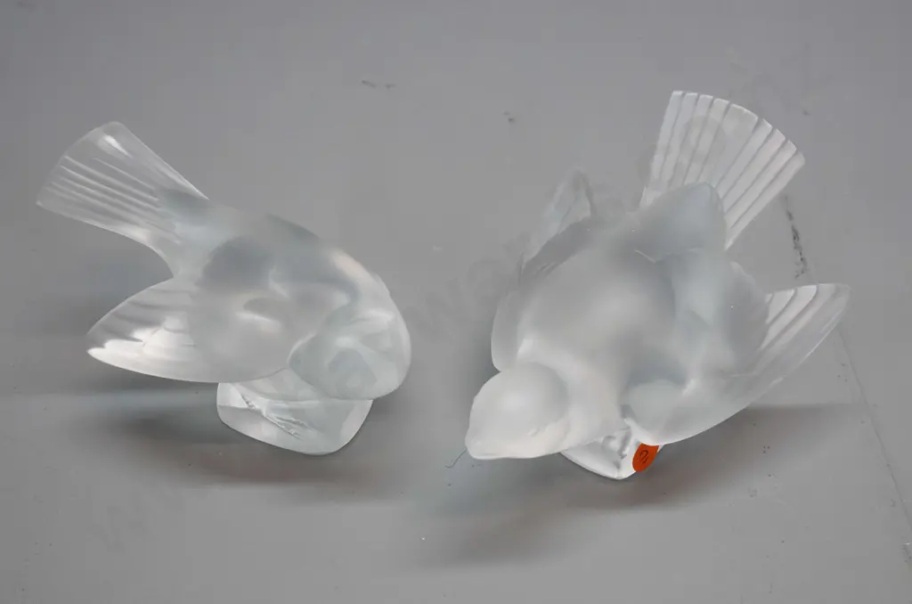 set of 2 Lalique frosted glass doves - both etched Lalique France on base - one has chips to tail and tip of one wing. Image 1++