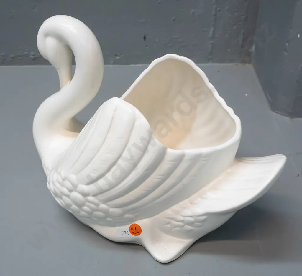 large swan vase marked ".170." - no Crown Lynn mark H-220 L-300 Image 1++