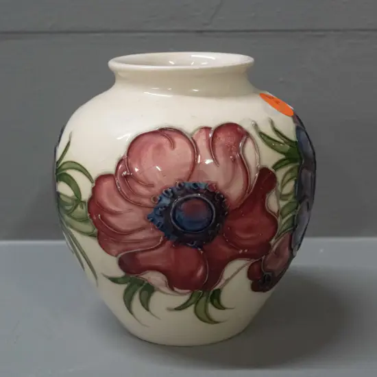 Moorcroft anemone pattern small vase w/ paper label on base - has overall glaze crazing H-110 D-100