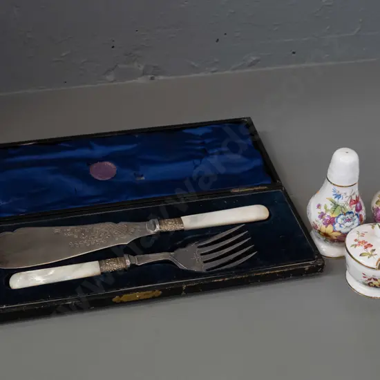 Hammersley floral condiment set and a cased silver plated fish serving set with mother of pearl handles, Stewart Dawson