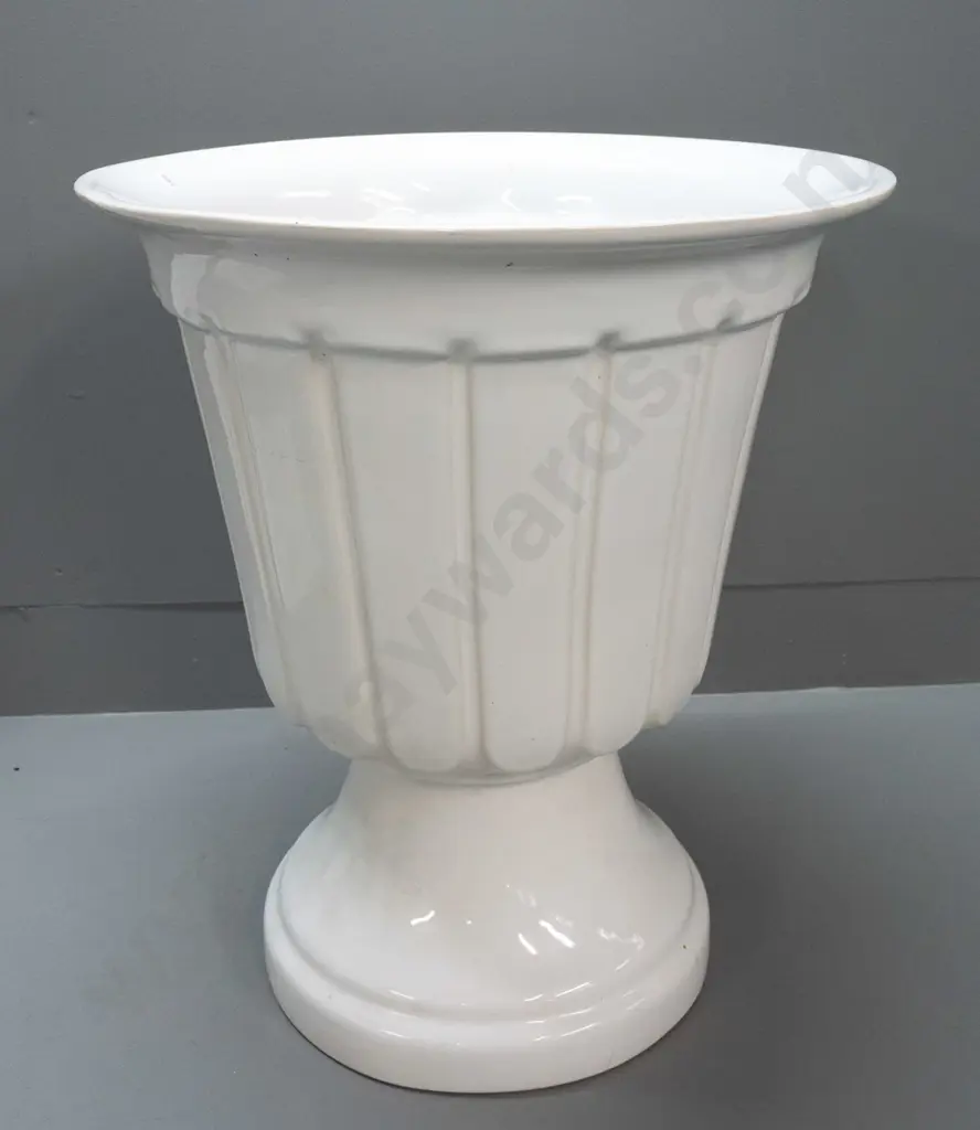 McSkimmings fluted design jardiniere on stand - marked with letters A and E on jardiniere, some staining and scratching Image 1++