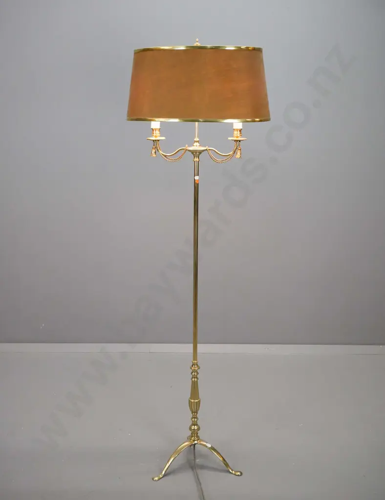 brass standard lamp with sconce-style 2-light fitting, on tripod base, oval shade brass bands H-1560 Shade L-450 Image 1++
