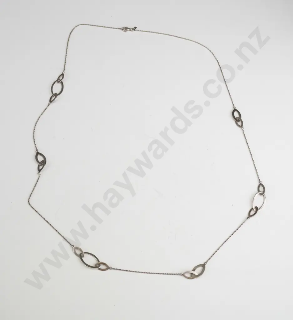 long silver necklace stamped 925 Image 1++