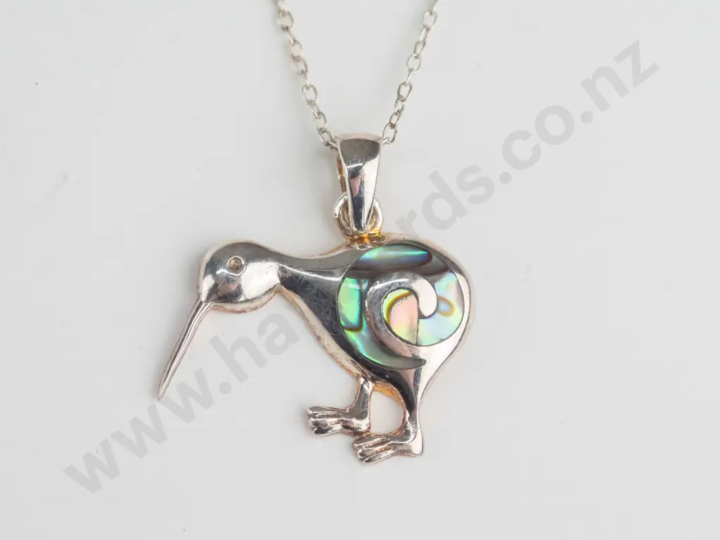 silver kiwi necklace stamped 925 Image 1++