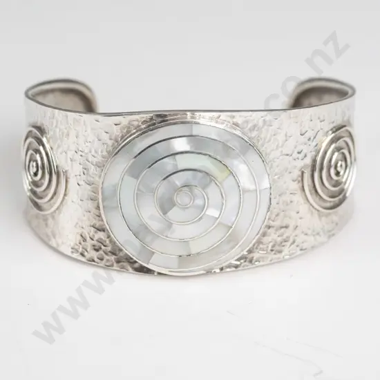silver cuff bangle with mother of pearl stamped 950